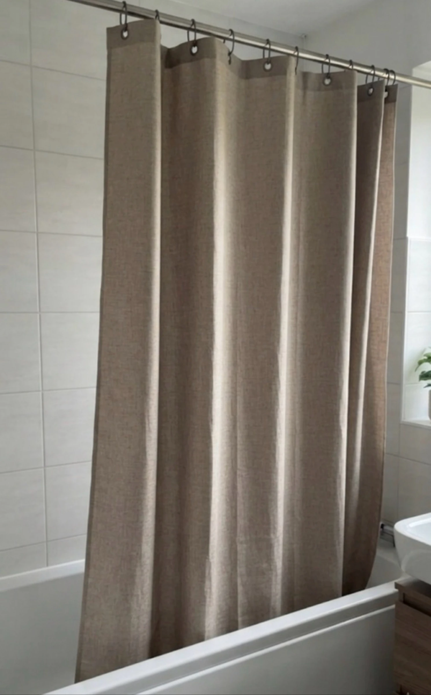 Cortina de ducha efecto lino • 183x198 cm • Marrón Topo • Antimoho